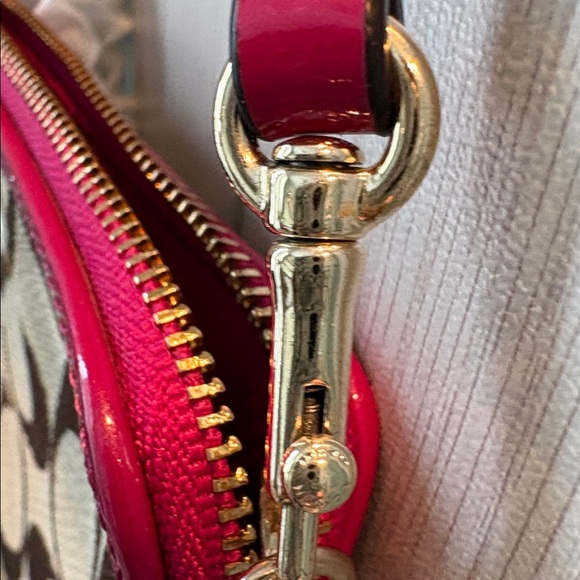 Coach Classic Jacquard Wristlet EUC - Picture 4 of 10